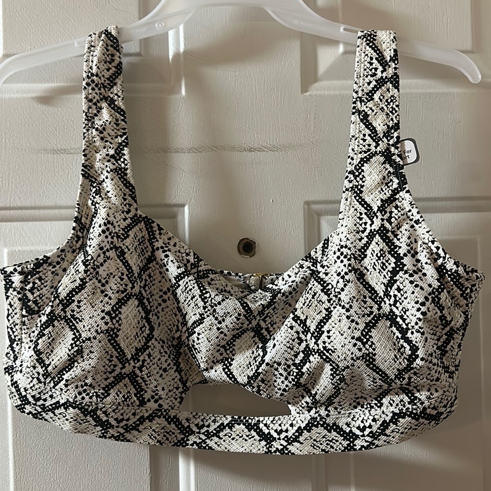 TIME & TRU SNAKE PRINT BIKINI TOP: NEW WITH TAG: SIZE 2X (20W-22W)